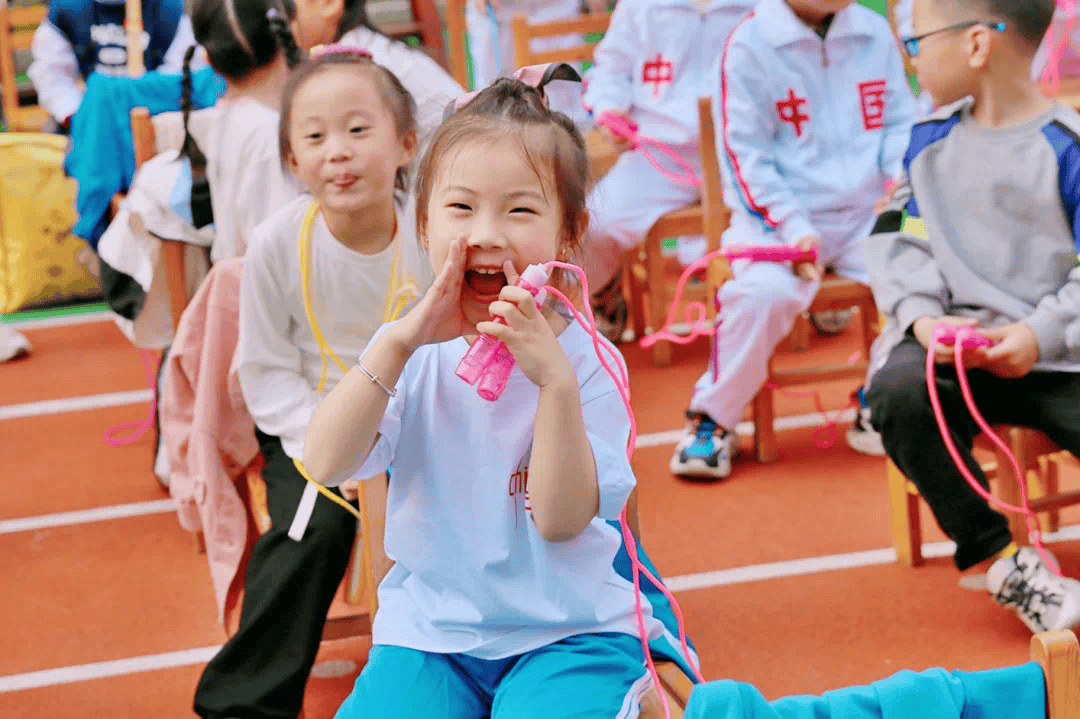 麻将胡了游戏【东城之星幼师风采】李贝贝：教师与孩子共筑奇妙世界(图2)